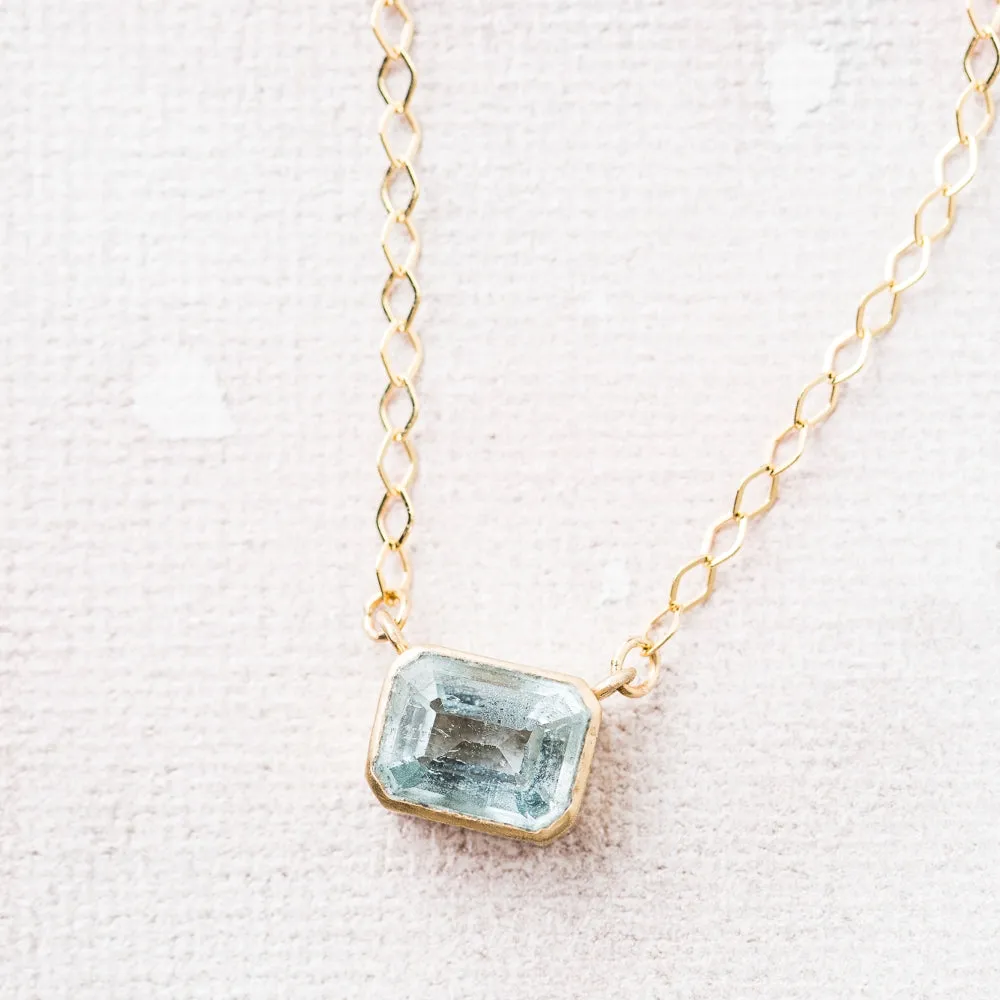Aquamarine East-West Emerald Necklace in 14k Gold