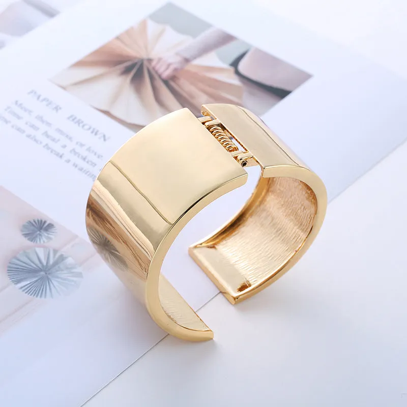 Asymmetrical Wide Mirror Golden Bracelet