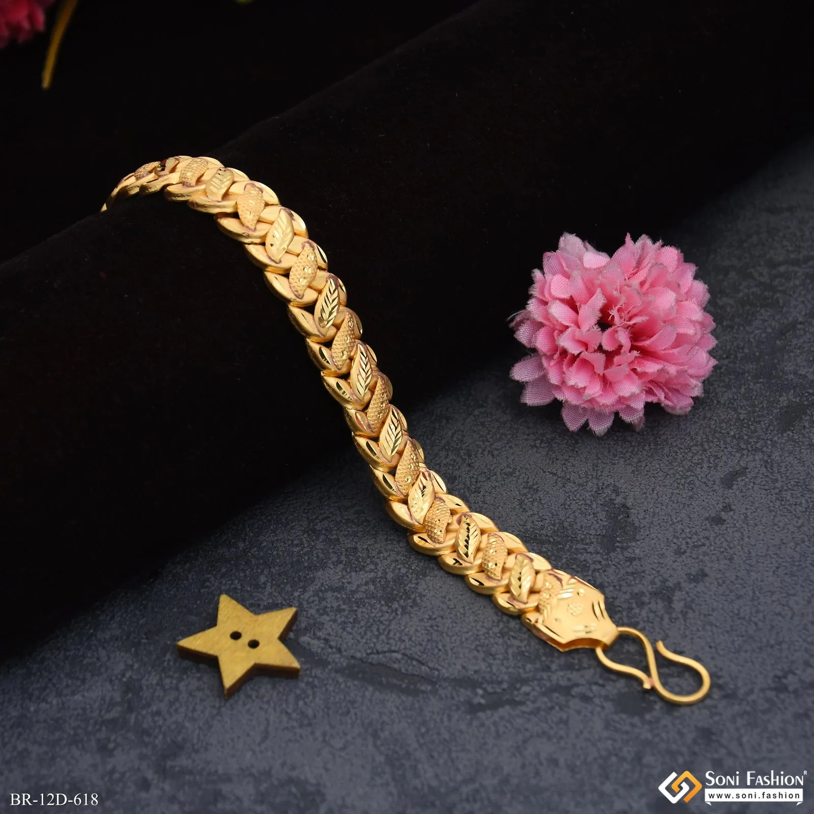 Awesome Design Gold Plated Pokal Bracelet for Men - Style D618