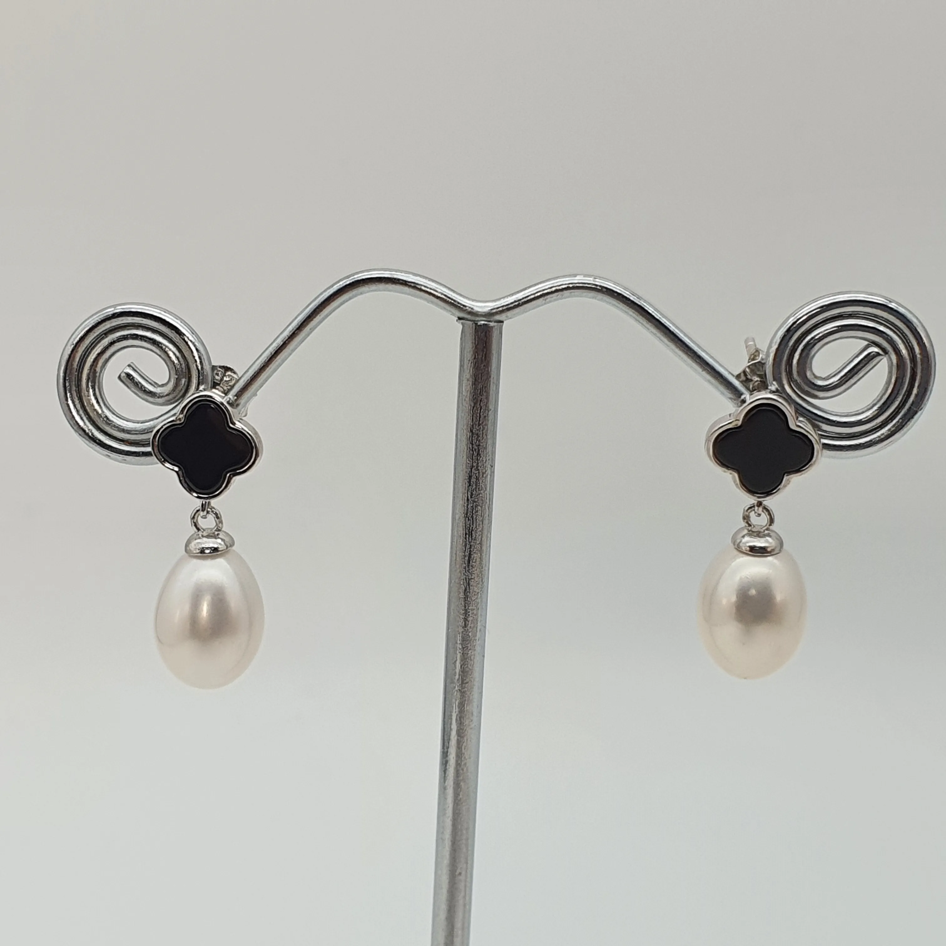 Black Agate Clover & Freshwater Pearl Drop Earring, Sterling Silver