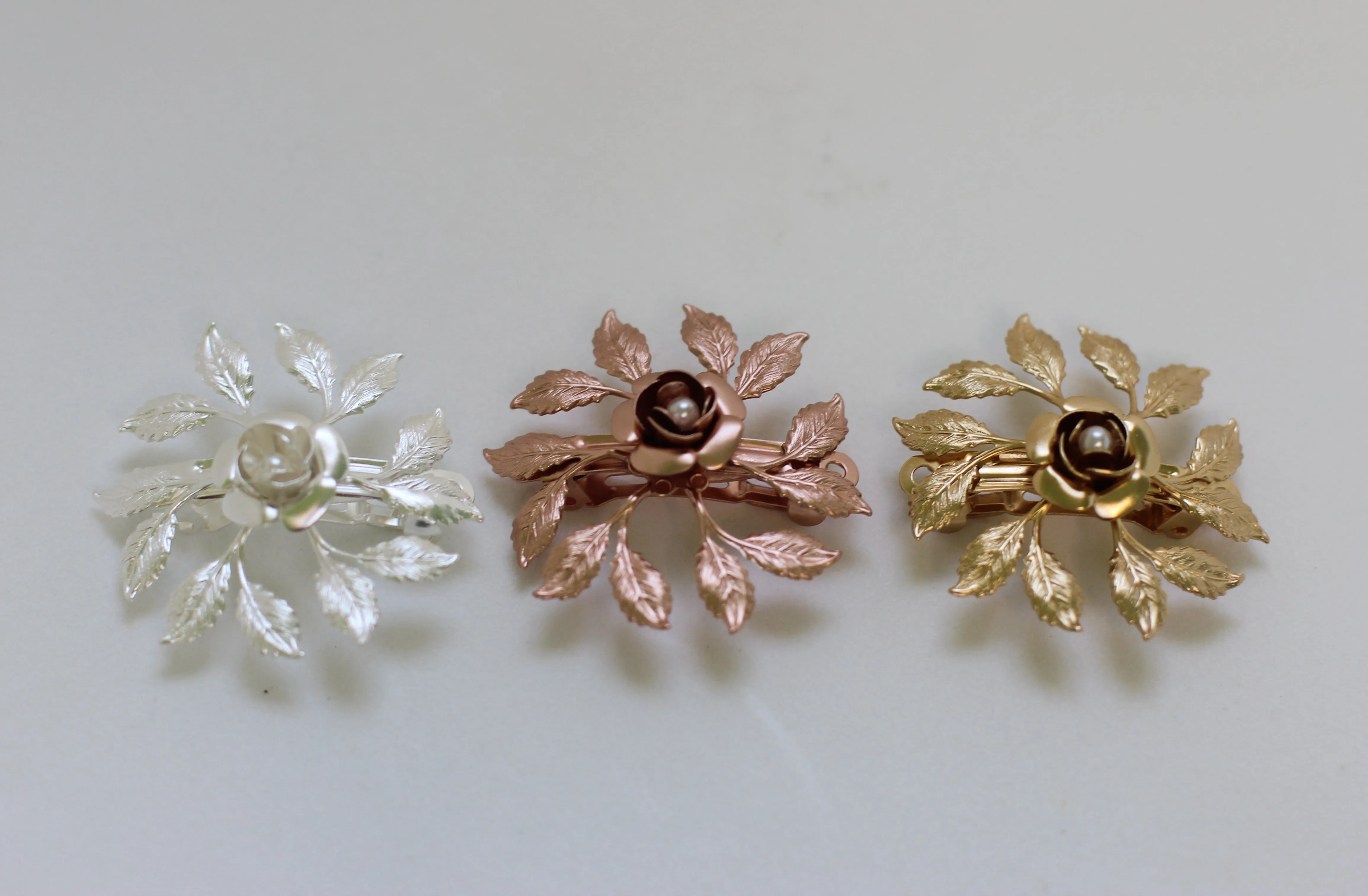Preorder* Small Leaf Circle Barrette