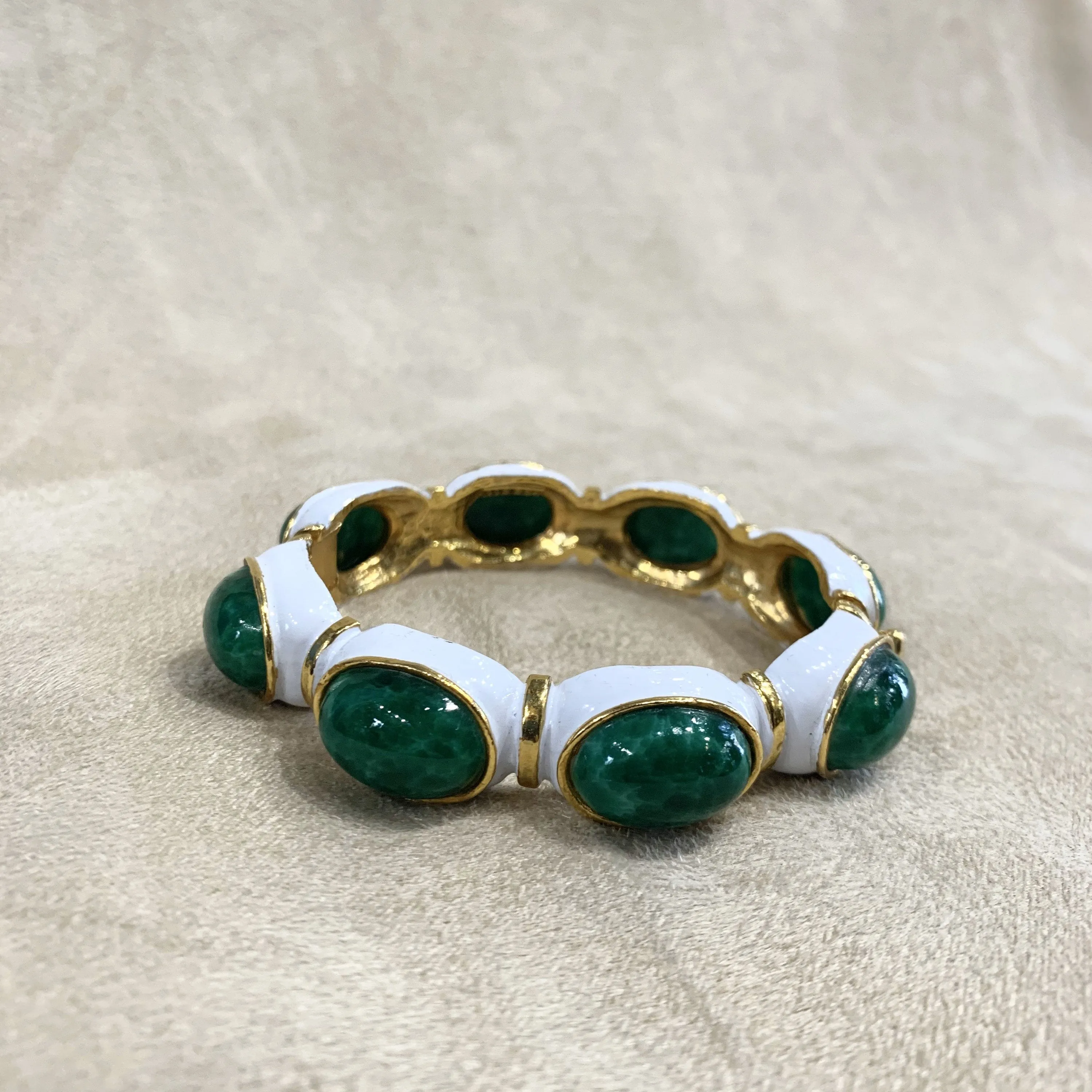 Vintage Jade green and white bracelet by Robert