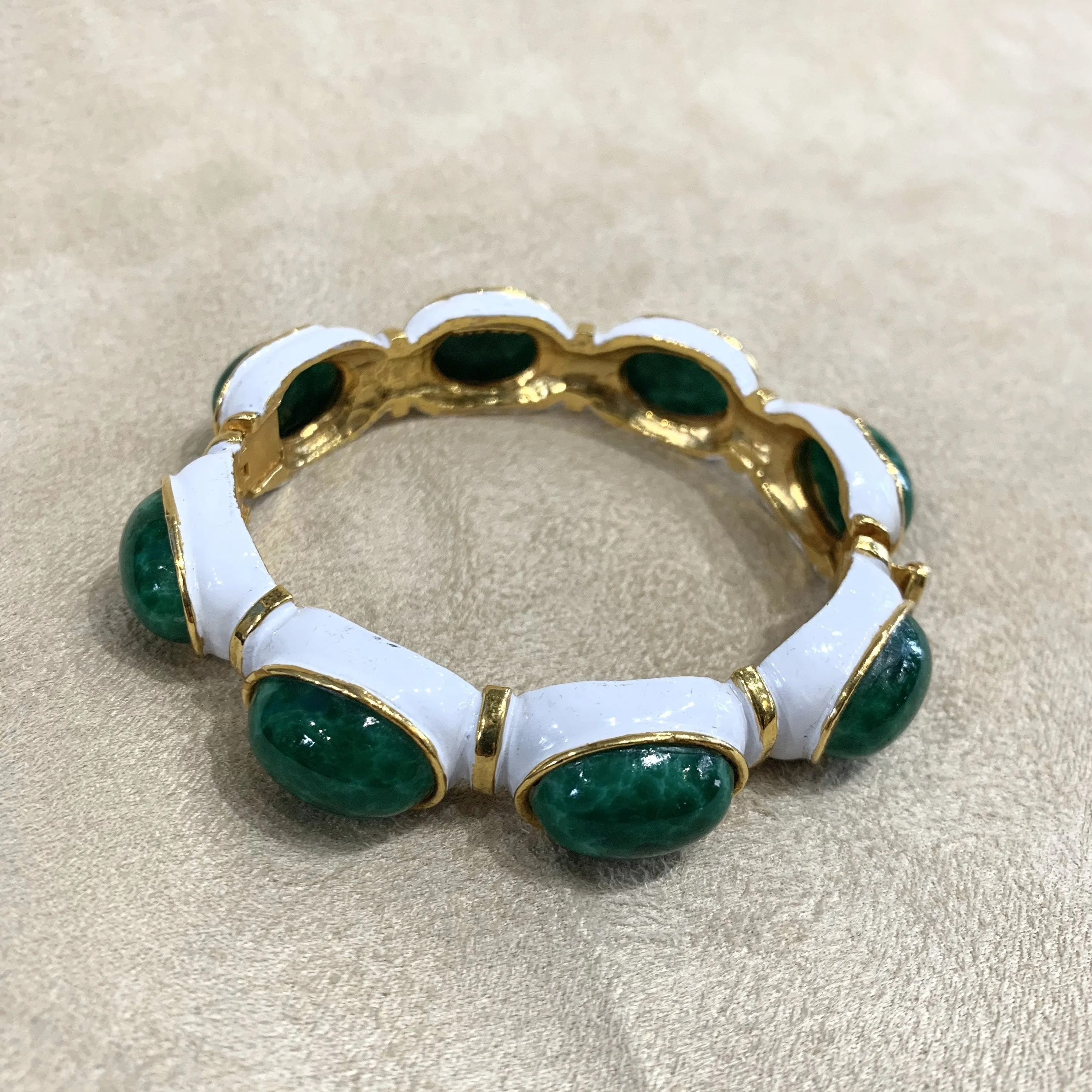 Vintage Jade green and white bracelet by Robert